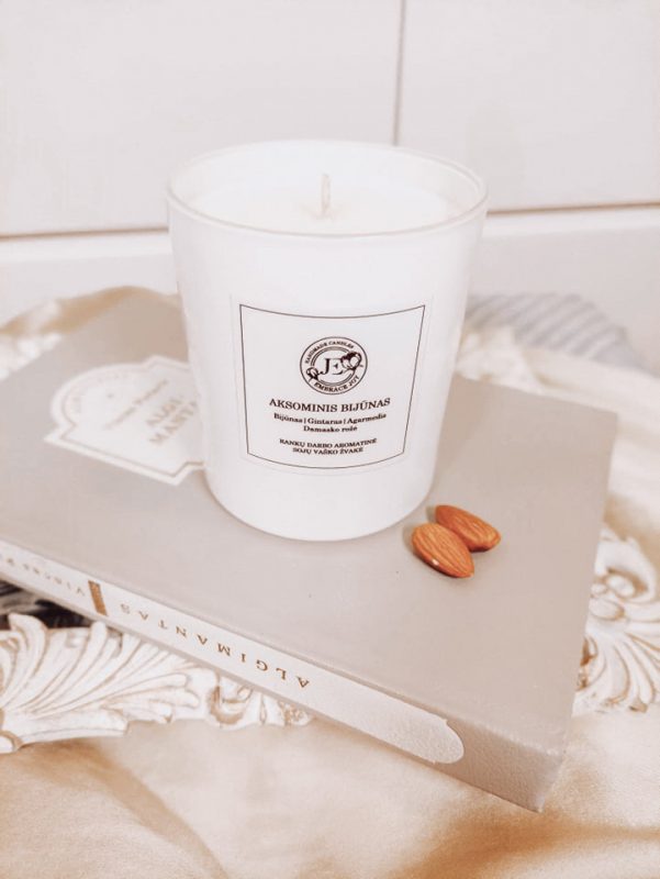 zvakes-J&E-HANDMADE-CANDLES
